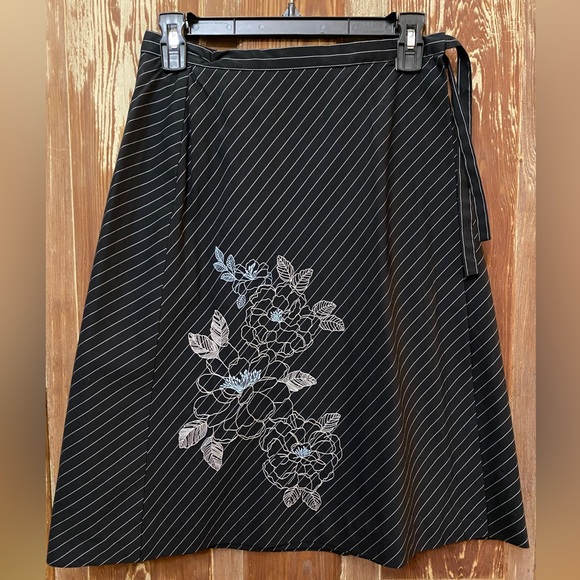 Ann Taylor Floral Striped Embroidered Cotton Wrap Skirt - Picture 1 of 5